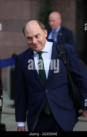 MANCHESTER, GROSSBRITANNIEN. AM 4. OKTOBER 2021 fand am zweiten Tag der Konferenz der Konservativen Partei in Manchester Central, Manchester, der Minister für Verteidigung, Ben Wallace, statt. (Kredit: MI Nachrichten) Kredit: MI Nachrichten & Sport /Alamy Live Nachrichten Stockfoto