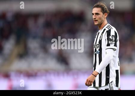 Adrien Rabiot von Juventus FC sieht während des Serie-A-Spiels zwischen Turin und Juventus FC aus. Stockfoto