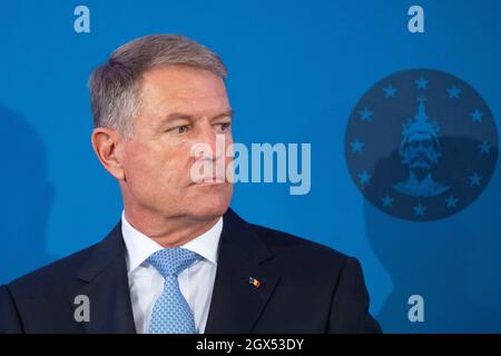 Preisträger Klaus IOHANNIS, Präsident Rumäniens, Internationaler Karlspreis der Stadt Aachen, Preisverleihung im Rathaus Aachen am 2. Oktober 2021. Stockfoto