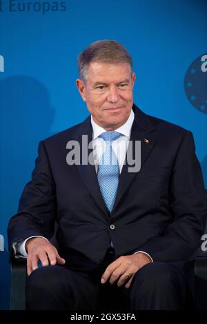 Preisträger Klaus IOHANNIS, Präsident Rumäniens, Internationaler Karlspreis der Stadt Aachen, Preisverleihung im Rathaus Aachen am 2. Oktober 2021. Â Stockfoto