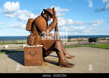 Tommy (Eleven 'O' One), kortenne Stahlstatue eines Soldaten aus dem Ersten Weltkrieg von Ray Lonsdale, Seaham war Memorial, Terrace Green, Seaham, Co. Durham, VEREINIGTES KÖNIGREICH Stockfoto