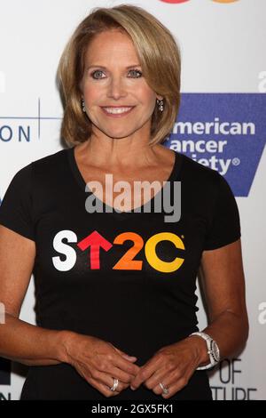 LOS ANGELES, CA - 5. SEPTEMBER: Katie Couric bei der Stand Up 2 Cancer Sendung am 5. September 2014 im Dolby Theater in Los Angeles, Kalifornien. Quelle: David Edwards/DailyCleb/MediaPunch Stockfoto