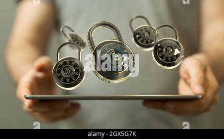 Eine Person, die eine virtuelle 3D-gerenderte Projektion des Konzepts der Cybersicherheit präsentiert Stockfoto