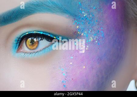 Fantasy Meerjungfrau blau glitzernden Make-up Stockfoto