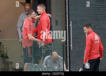 Der belgische Alexis Saelemaekers, der belgische Leander Dendoncker und der belgische Eden Hazard, die während einer Trainingseinheit des belgischen Nationalsocce abgebildet wurden Stockfoto