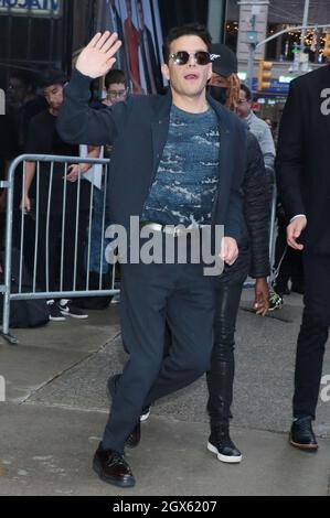 New York, NY, USA. Oktober 2021. Rami Malek bei Good Morning America wirbt am 04. Oktober 2021 in New York für den neuen James Bond-Film No Time to die. Quelle: Rw/Media Punch/Alamy Live News Stockfoto