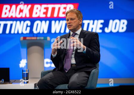 Manchester, England, Großbritannien. Oktober 2021. IM BILD: RT Hon Grant Shapps MP - Staatssekretär für Verkehr im Gespräch mit Iain Dale über die Verkehrspolitik der Regierung und die Optionen für grüne Energie auf der Konferenz der Konservativen Partei #CPC21. Quelle: Colin Fisher/Alamy Live News Stockfoto