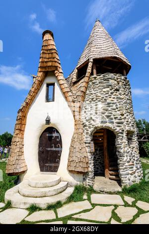 Tonburg aus dem Valey der Fähren (Castelul de Lut Valea Zanelor) im Dorf Porumbacu de Sus im Kreis Sibiu, in Siebenbürgen (Transsilvania) Stockfoto