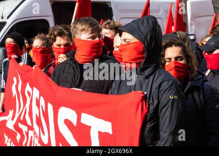 Manchester, Großbritannien. Sonntag, 3. Oktober 2021. März und Kundgebung, um gegen die Regierung zu protestieren und die Demokratie zu verteidigen, zu Beginn der konservativen Konferenz Stockfoto