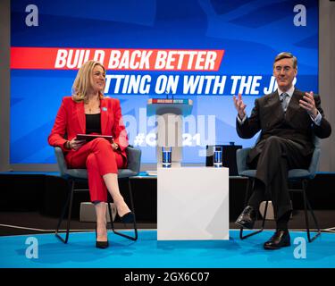 Manchester, England, Großbritannien. Oktober 2021. IM BILD: Der Abgeordnete von RT Hon Jacob Rees-Mogg spricht auf der Konferenz der Konservativen Partei #CPC21. Quelle: Colin Fisher/Alamy Live News Stockfoto