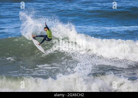 Ericeira, Portugal. Oktober 2021. Der Brasilianer Luel-Rodel-Rodel-Rodel-Rodel-Rodel-Rochen Luel-Rodel tritt während der Runde 96 der MEO Visual Pro Ericeira, WSL (World Surf League) in Ericeira an. Kredit: SOPA Images Limited/Alamy Live Nachrichten Stockfoto