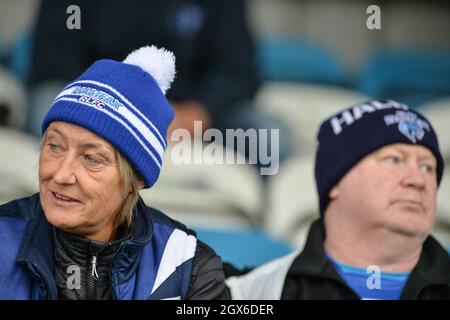 Featherstone, England - 2. Oktober 2021 - Halifax Panthers Fans vor der Rugby League Betfred Championship, Halbfinale-Play-off, Featherstone Rovers vs Halifax Panthers im Millennium Stadium, Featherstone, UK Dean Williams Stockfoto