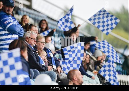 Featherstone, England - 2. Oktober 2021 - Halifax Panthers Fans vor der Rugby League Betfred Championship, Halbfinale-Play-off, Featherstone Rovers vs Halifax Panthers im Millennium Stadium, Featherstone, UK Dean Williams Stockfoto