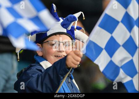Featherstone, England - 2. Oktober 2021 - Halifax Panthers Fans vor der Rugby League Betfred Championship, Halbfinale-Play-off, Featherstone Rovers vs Halifax Panthers im Millennium Stadium, Featherstone, UK Dean Williams Stockfoto