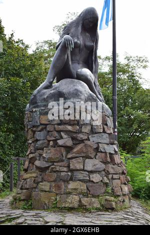 Loreley-Statue auf einem Felsen im Rhein Stockfoto