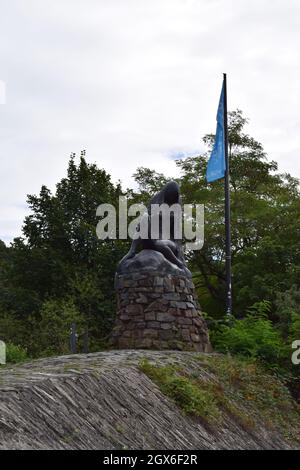 Loreley-Statue auf einem Felsen im Rhein Stockfoto