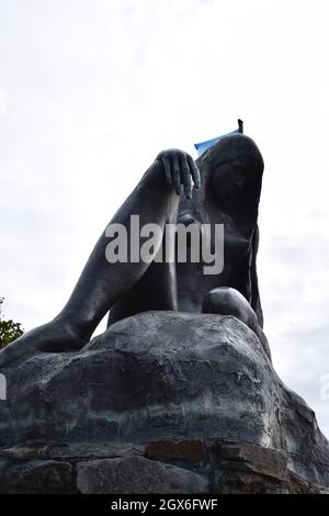 Loreley-Statue auf einem Felsen im Rhein Stockfoto