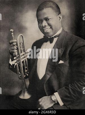 Louis Armstrong 1901-1971), American Jazz Performer, halblanges Porträt mit Trompete, Woodward's Studio, 1928 Stockfoto