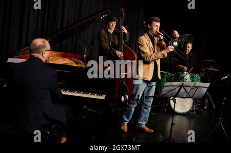 Robin Aspland, Arnie Somogyi, Art Themes, Clark Tracey, James Wade-sired im Herts Jazz Club in St. Albans Stockfoto