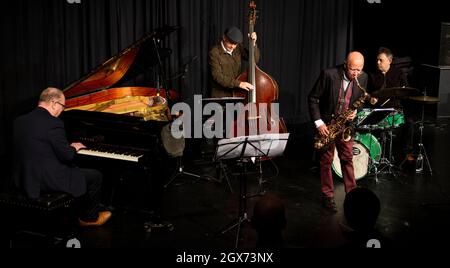 Art Themes, James Wade-sired, Arnie Somogyi, Robin Aspland im Herts Jazz Club in St. Albans Stockfoto