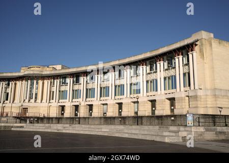 September 2021 – aufgrund der neuen Arbeiten von zu Hause aus wird die Niederlassung von Canon House, Lloyds Bank in Bristol, England, Großbritannien geschlossen. Stockfoto