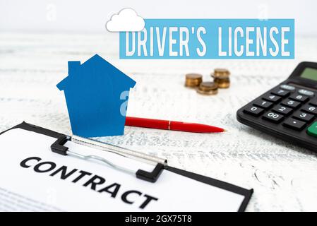 Konzeptunterschrift Treiber S-Lizenz. Wort geschrieben auf einem Dokument erlaubt eine Person, ein Kraftfahrzeug zu fahren präsentiert Real Estate Business, Erstellen Stockfoto
