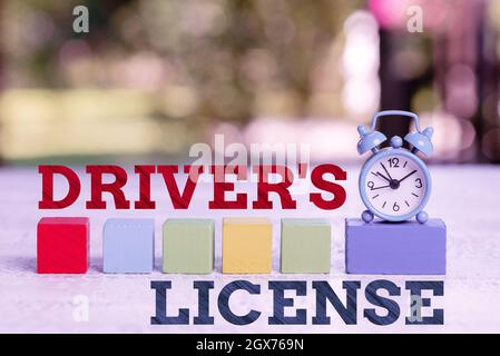 Inspiration mit Schild Fahrer-S-Lizenz. Internet-Konzept ein Dokument, das es einer Person erlaubt, ein Kraftfahrzeug zu fahren Stockfoto