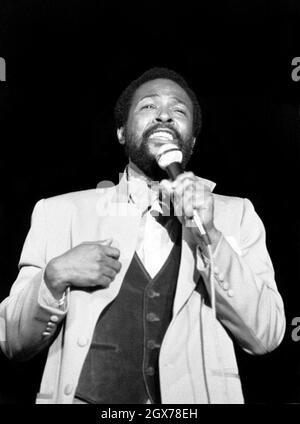 Marvin Gaye tritt 1976 in der Bingley Hall, Birmingham, England auf. Stockfoto