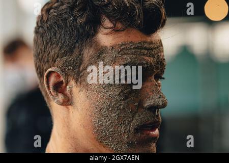 3. Oktober 2021, Paris&#x2013;Roubaix Mens Radtour; berühmt für seinen unebenen Kopfsteinpflaster-Kurs. Stockfoto