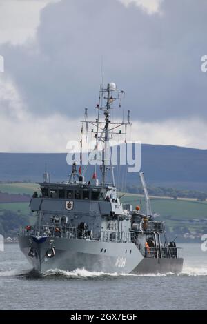 FGS Homburg (M1069), eine Minenjägerin der Frankenthal-Klasse (oder Typ 332), die von der deutschen Marine betrieben wird, passiert Greenock auf dem Firth of Clyde, als sie sich aufmacht, um an den militärischen Übungen Dynamic Mariner 2021 und Joint Warrior 21-2 teilzunehmen. Stockfoto