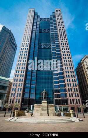 Huntington Center Wolkenkratzer - William McKinley Monument - Ohio Stockfoto