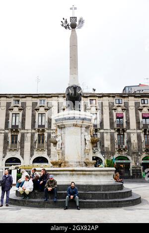 Piazza del Duomo in Catania, Italien. Stockfoto