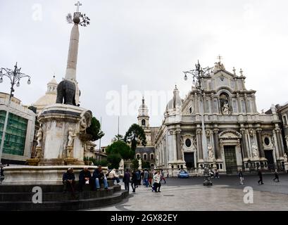 Piazza del Duomo in Catania, Italien. Stockfoto
