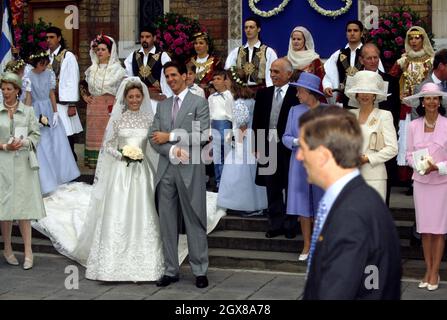 Der im Exil verbannte Kronprinz Pavlos von Griechenland nach seiner Hochzeit mit Erbin Marie-Chantal Miller in der griechisch-orthodoxen Kathedrale St. Sophia in Bayswater, London. Stockfoto