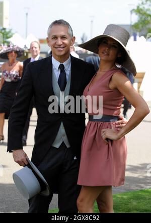 Gary Lineker und Danielle Bux treffen am 14. Juni 2011 zum Eröffnungstag von Royal Ascot ein. Stockfoto