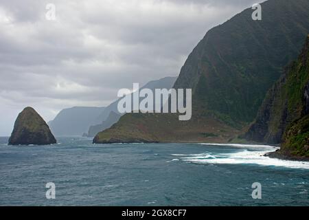 Molokai Klippen von Kalawao, Kalaupapa Halbinsel, Molokai, Hawaii, USA Stockfoto