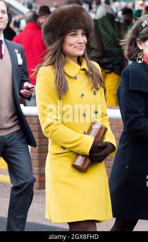 Pippa Middleton nimmt am 3. Tag des Cheltenham Festivals am 13. März 2013 Teil Stockfoto