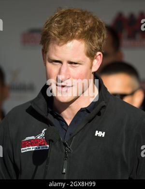 Prinz Harry nimmt am Walking mit dem verwundeten South Pole Allied Challenge Departure Event am Trafalgar Square in London Teil. Stockfoto