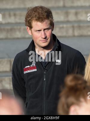 Prinz Harry nimmt am Walking mit dem verwundeten South Pole Allied Challenge Departure Event am Trafalgar Square in London Teil. Stockfoto