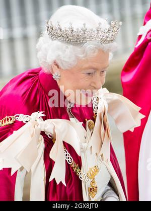 Queen Elizabeth nimmt an einem Gottesdienst des Order of the Bath in der Westminster Abbey Teil. Stockfoto