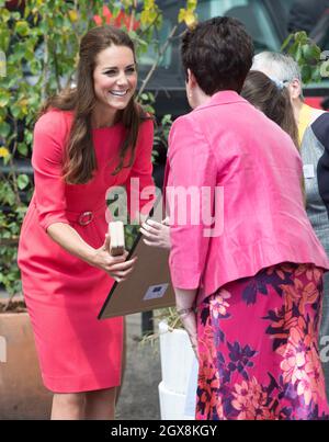 Catherine, Herzogin von Cambridge, besucht ein M-PACT Plus Beratungsprogramm an der Blessed Sacrament School in Islington, London. Stockfoto