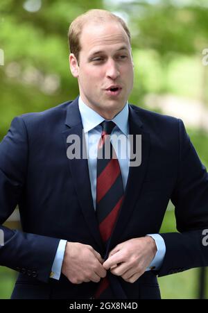 Prinz William, Duke of Cambridge, Präsident des Fußballverbands, trifft am 20. März 2015 im St. George's Park, Burton on Trent, das England Women Senior Team ein. Stockfoto