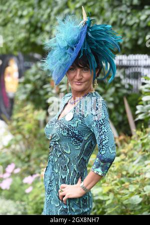 Damen Hut Mode auf Show während Tag 2 von Royal Ascot am 17. Juni 2015 Stockfoto