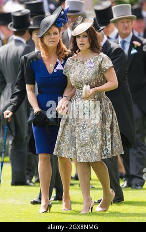 Sarah Ferguson und Prinzessin Eugenie nehmen am 4. Tag von Royal Ascot am 19. Juni 2015 Teil. Stockfoto