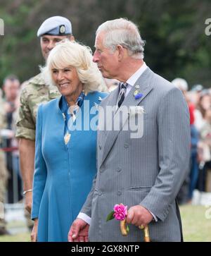 Prinz Charles, Prinz von Wales und Camilla, Herzogin von Cornwall, nehmen am 29. Juli 2015 an der Sandringham Flower Show Teil. Stockfoto