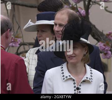 Die Prinzessin Royal und der Graf und die Gräfin von Wessex kommen zum Ostergottesdienst in Windsor an. In voller Länge, Anzug, blauer Mantel, Hut, Royals Â©Anwar Hussein/allaction.co.uk Stockfoto