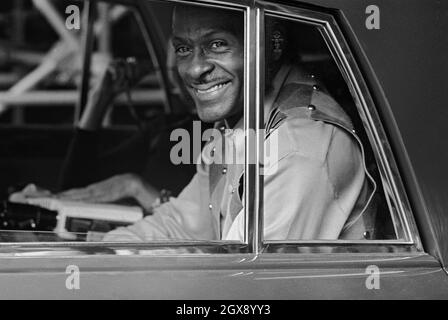 Der amerikanische Sänger, Songwriter und Gitarrist Chuck Berry nimmt am 5. August 1972 am London Rock 'n' Roll Revival im Wembley Stadium Teil Stockfoto