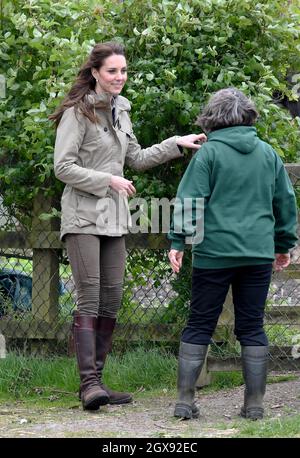 Catherine, Herzogin von Cambridge besucht am 03. Mai 2017 Bauernhöfe für Stadtkinder in Arlingham, Gloucestershire. Bauernhöfe für Stadtkinder ist eine Wohltätigkeitsorganisation, die Kindern in Großbritannien die Möglichkeit bietet, eine Woche lang auf einem echten Bauernhof zu leben und zu arbeiten Stockfoto