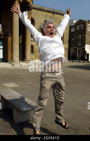 Billy Connolly bei einer North London Church, um für seinen neuen Film The man Who Sued God zu werben. Kopfschuss. Stockfoto