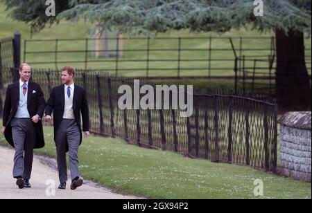 Prinz William, Herzog von Cambridge und Prinz Harry kommen zur Hochzeit von Pippa Middleton und James Matthews in der St. Mark's Church, Englefield Green Stockfoto